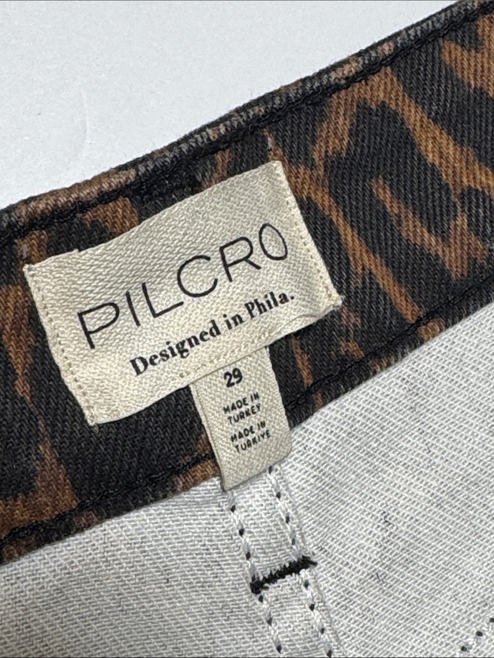 PILCRO Leopard‎ Print Barrel Wide Leg Jeans - Pants High Waist Animal Print 29 - Picture 2 of 11